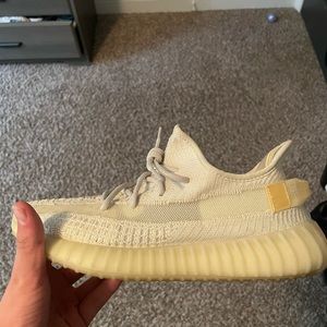 Yeezy Boost 350 v2 Light